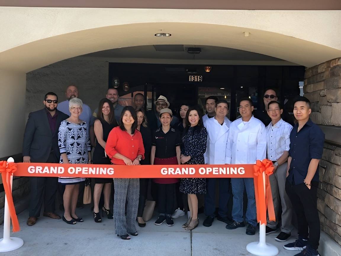 Pittsburg Chamber of Commerce members at a community ribbon-cutting